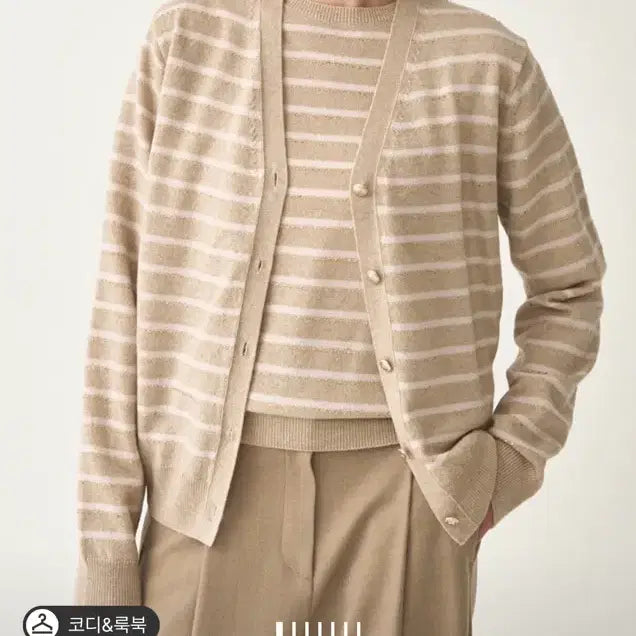[BUNJANG] The Cashmere Cashmere 100% Sequin Stripe Knit Cardigan / 더캐시미어 캐시미어100 스트라이프 시퀸 니트 가디건 (85)
