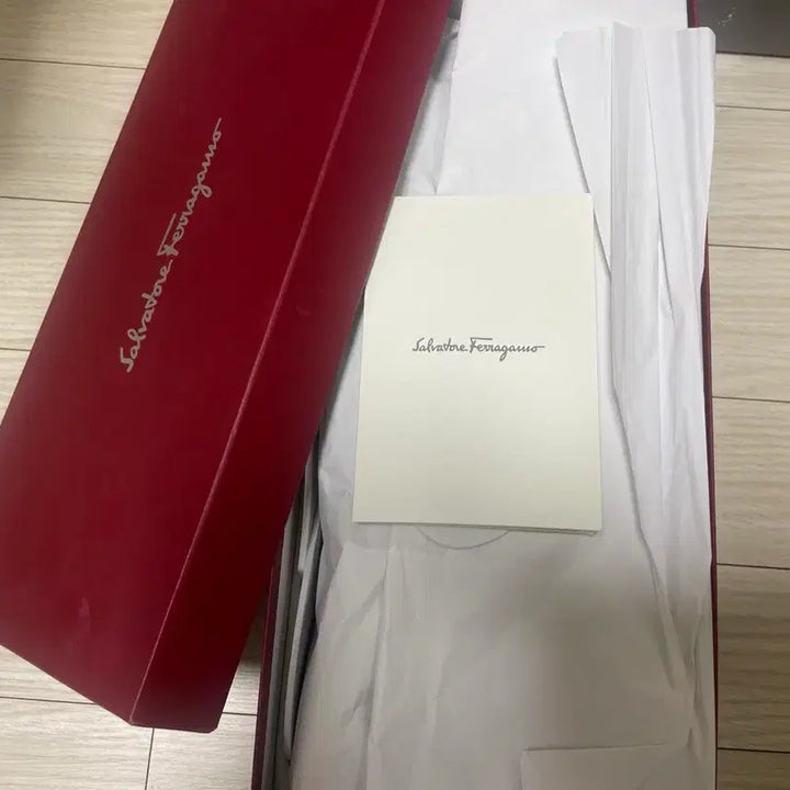 [BUNJANG] Ferragamo Varina Flats 5C Matte Black Calfskin / 페라가모 바리나 플랫 5C 무광블랙 송아지가죽