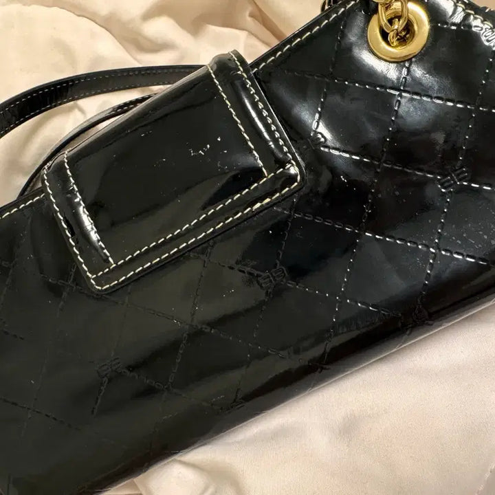 [BUNJANG] Balenciaga Geumkang Jehwa Enamel Shoulder Bag / 발렌시아가 금강제화 에나멜 숄더백