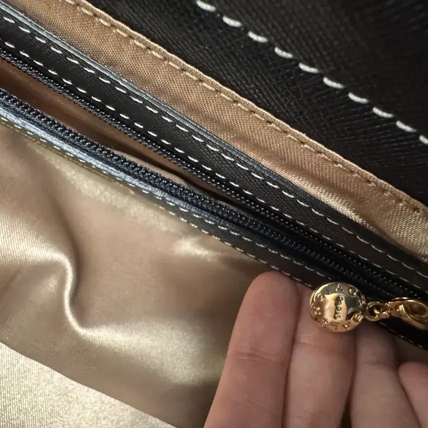 [BUNJANG] Balenciaga Geumkang Jehwa Enamel Shoulder Bag / 발렌시아가 금강제화 에나멜 숄더백