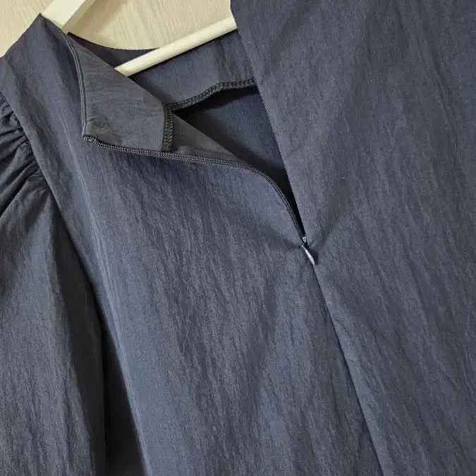 [BUNJANG] High-Quality Puff Sleeve Blouse / 고퀄 퍼프 소매블라우스  새상품