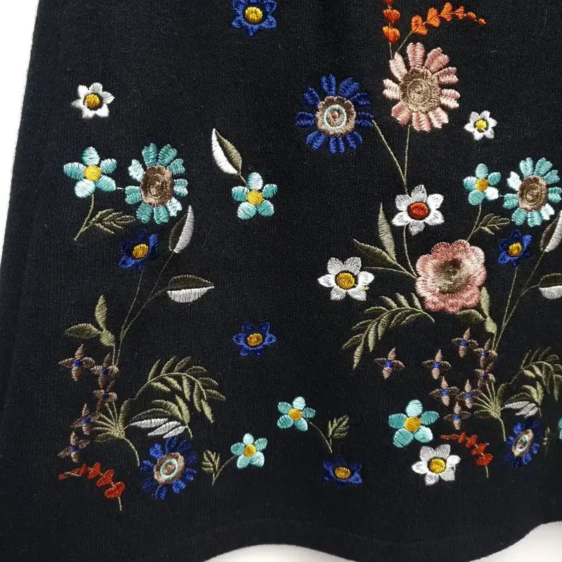 [BUNJANG] Belly Girl Flower Embroidered Wool Blend Skirt / 벨리걸 플라워 자수 울 모직 스커트 10