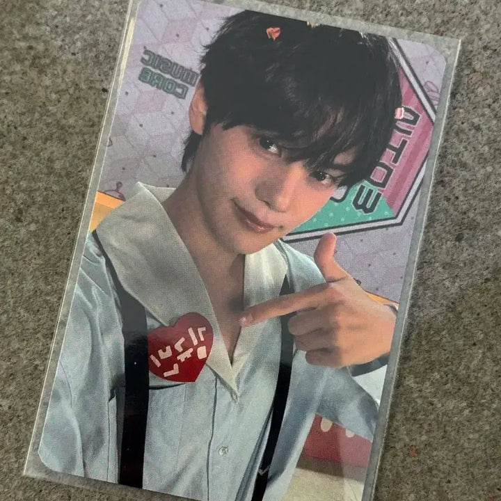 [BUNJANG] ZEROBASEONE Kim Gyuvin Music Core MC Photocard / 김규빈 음악중심 MC 포카