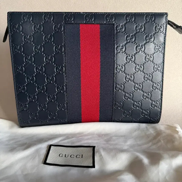 [BUNJANG] Gucci GG Embossed Clutch Navy / 구찌 GG 엠보 클러치 네이비