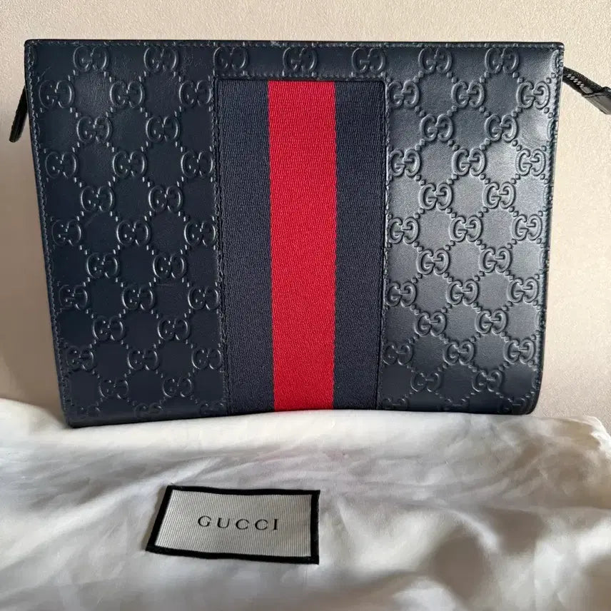 [BUNJANG] Gucci GG Embossed Clutch Navy / 구찌 GG 엠보 클러치 네이비