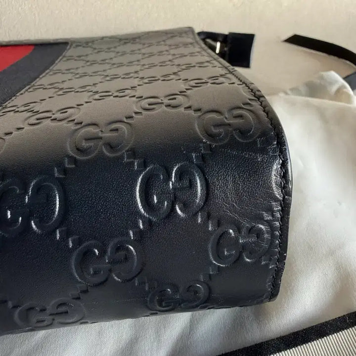 [BUNJANG] Gucci GG Embossed Clutch Navy / 구찌 GG 엠보 클러치 네이비