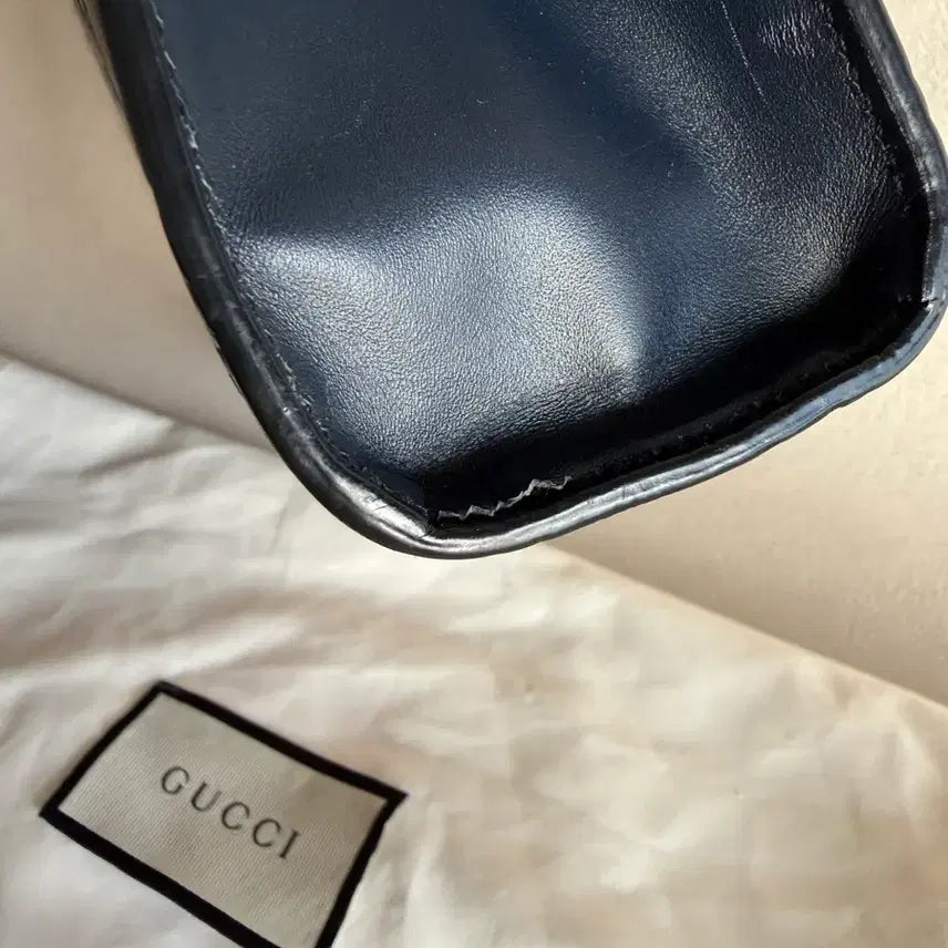 [BUNJANG] Gucci GG Embossed Clutch Navy / 구찌 GG 엠보 클러치 네이비