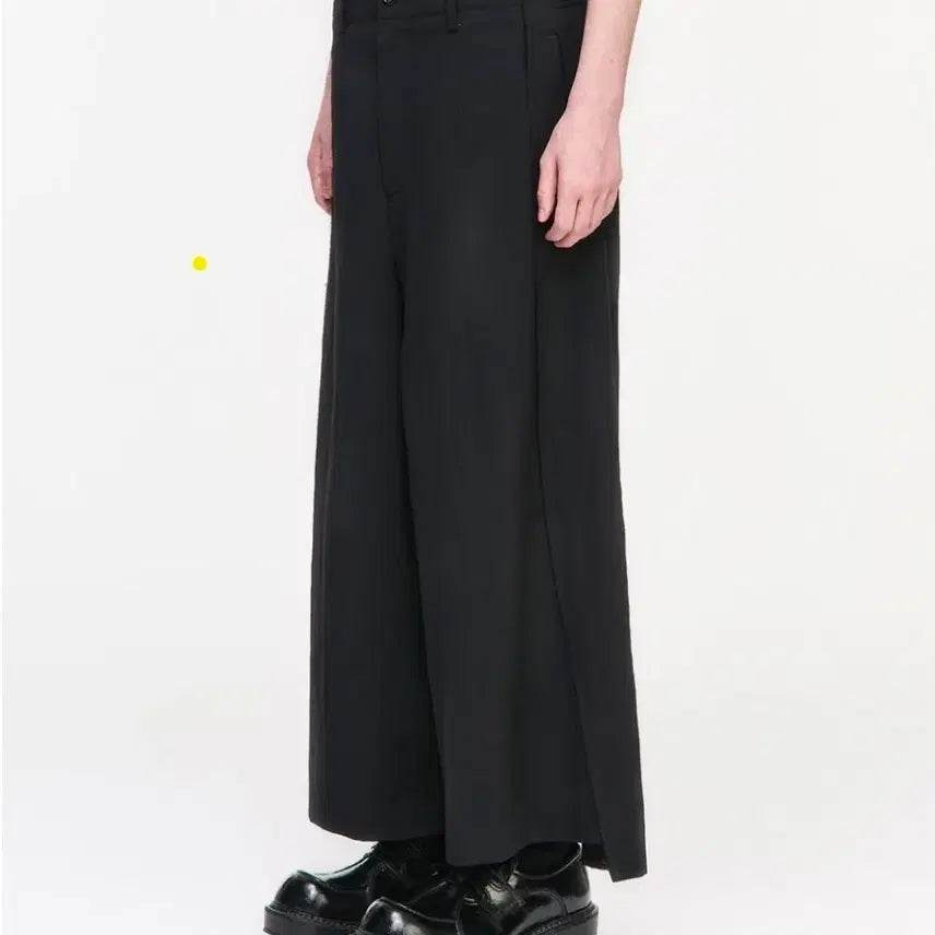 [BUNJANG] Songzio Asymmetric Cut Crop Wide Pants / [78] 25FW 송지오 컬렉션 어시메트릭 컷 크롭 와이드 팬츠