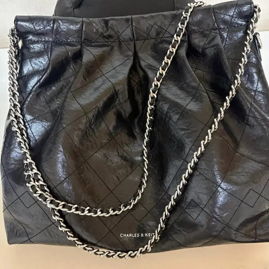[BUNJANG] Charles &amp; Keith Duo Double Chain Hobo Bag - Noir - Large / 찰스앤키스 듀오 더블 체인 호보백 느와르 라지
