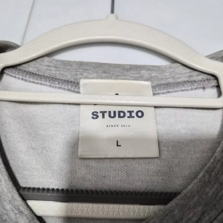 [SOLD OUT] IAB STUDIO 롱슬리브 그레이