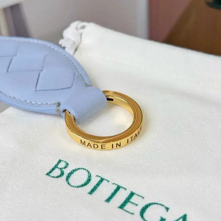 [BUNJANG] Bottega Veneta Fish Keyring / 보테가 베네타 물고기 키링 블루