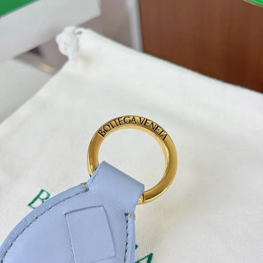 [BUNJANG] Bottega Veneta Fish Keyring / 보테가 베네타 물고기 키링 블루