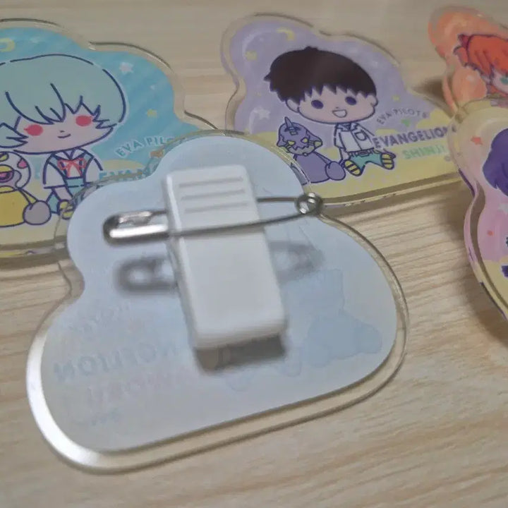 [BUNJANG] Evangelion Acrylic Badge Set / 에반게리온 캐릭터 아크릴 뱃지(집게) 신지,아스카,레이,카오루,미사토