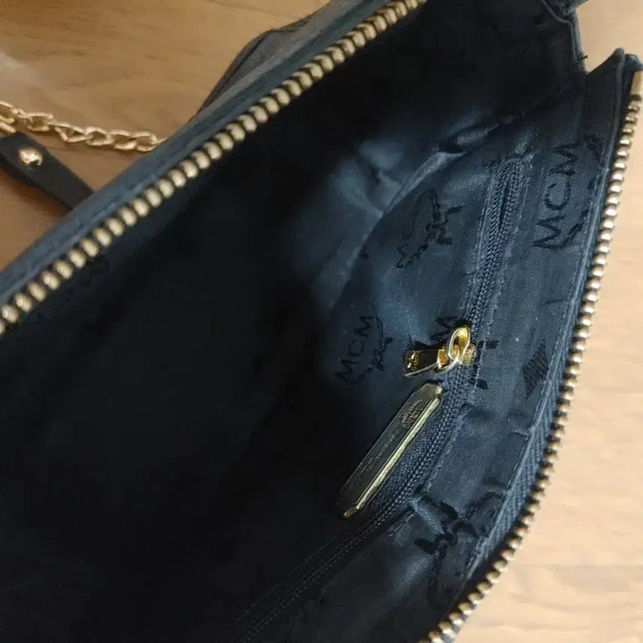 [BUNJANG] MCM Crossbody Bag / 엠씨엠 크로스백