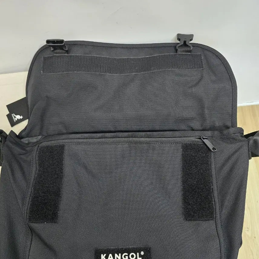 [BUNJANG] Kangol Crossbody Bag / 캉골 가방