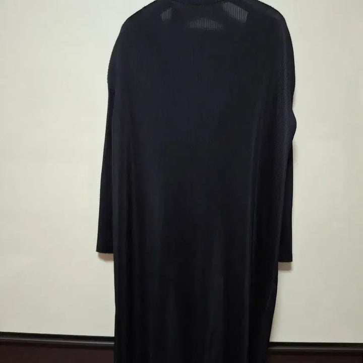 [BUNJANG] Pleats Me Black Pleated Long Cardigan / 플리츠미 블랙 플리츠 롱 가디건