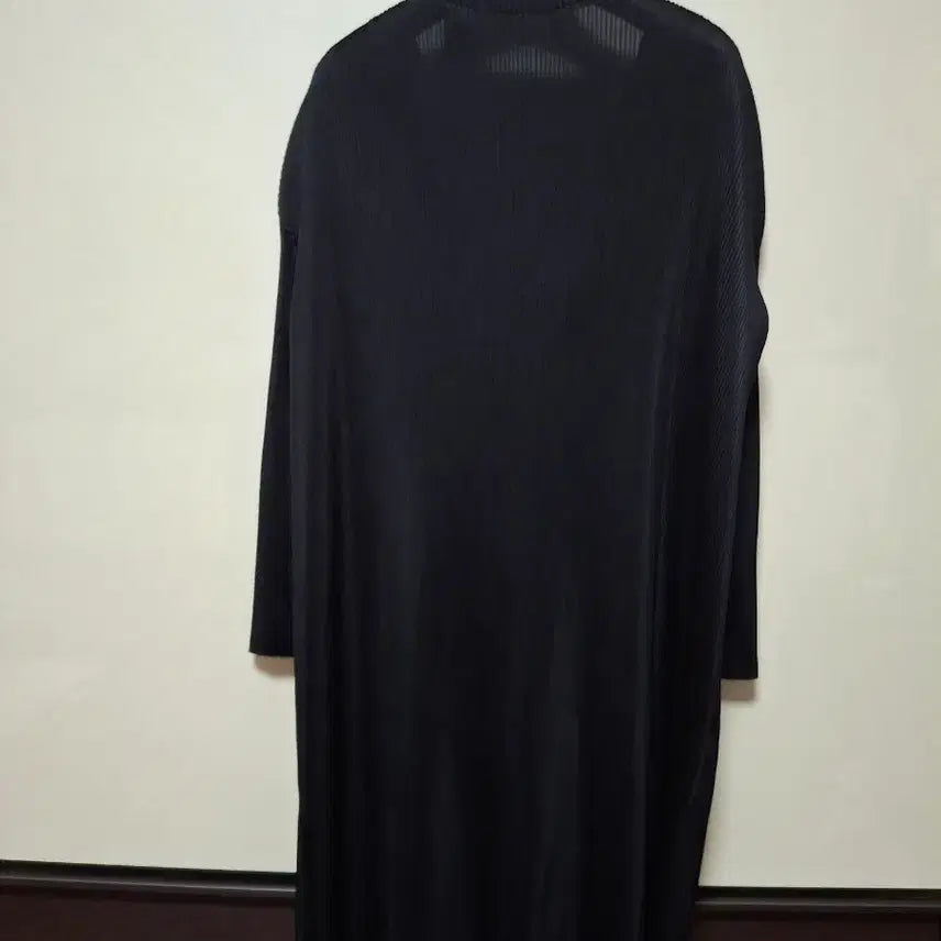 [BUNJANG] Pleats Me Black Pleated Long Cardigan / 플리츠미 블랙 플리츠 롱 가디건