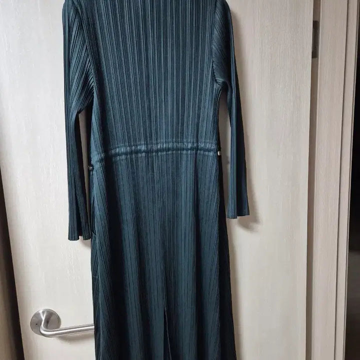[SOLD OUT] (23년) 플리츠미 롱가디건 플리츠 집업 롱자켓