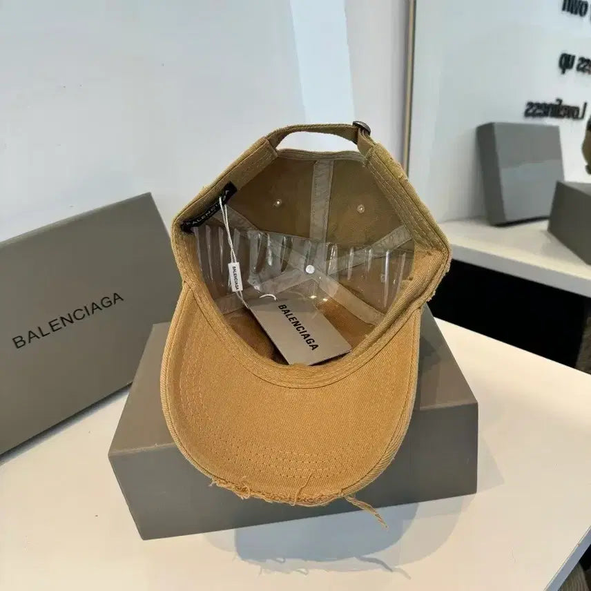 [BUNJANG] Balenciaga Distressed Baseball Cap Beige / 발렌시아가 디스트로이드 볼캡 베이지