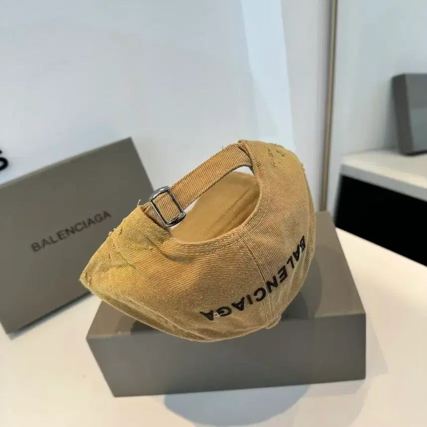 [BUNJANG] Balenciaga Distressed Baseball Cap Beige / 발렌시아가 디스트로이드 볼캡 베이지