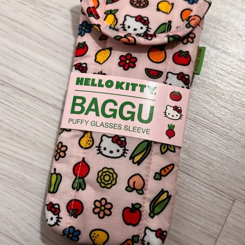 [SOLD OUT] 헬로키티 Baggu 바쿠 안경슬리브 안경파우치