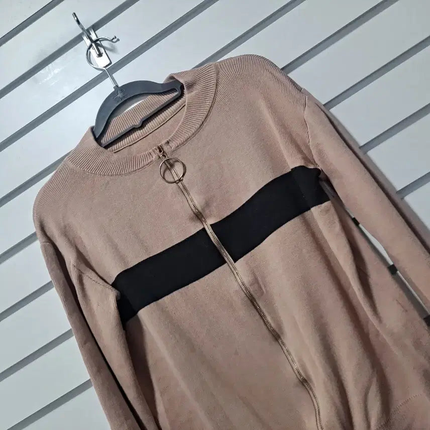 [BUNJANG] Closet Styling Knit Training Set / 여성 니트 트레이닝복 세트 블랙 라인 55/옷장꾸미기
