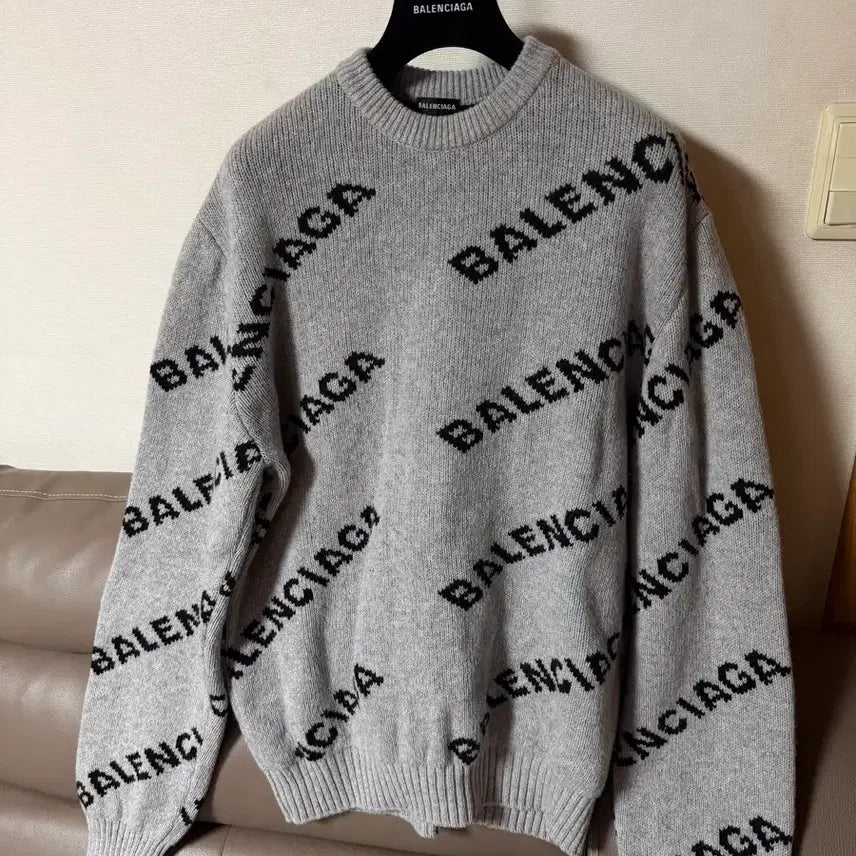 [BUNJANG] Balenciaga Multi-Logo Grey Knit Sweater (M) / (M)발렌시아가 멀티로고 그레이 니트