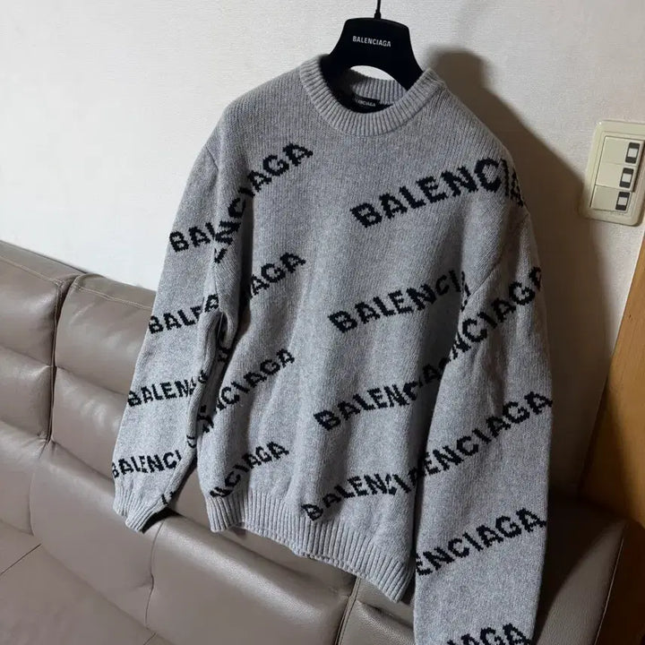[BUNJANG] Balenciaga Multi-Logo Grey Knit Sweater (M) / (M)발렌시아가 멀티로고 그레이 니트