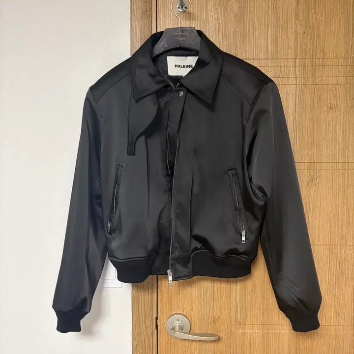 [BUNJANG] HALEINE Black Satin Blouson Jacket / HALEINE 블랙 새틴 블루종 1사이즈