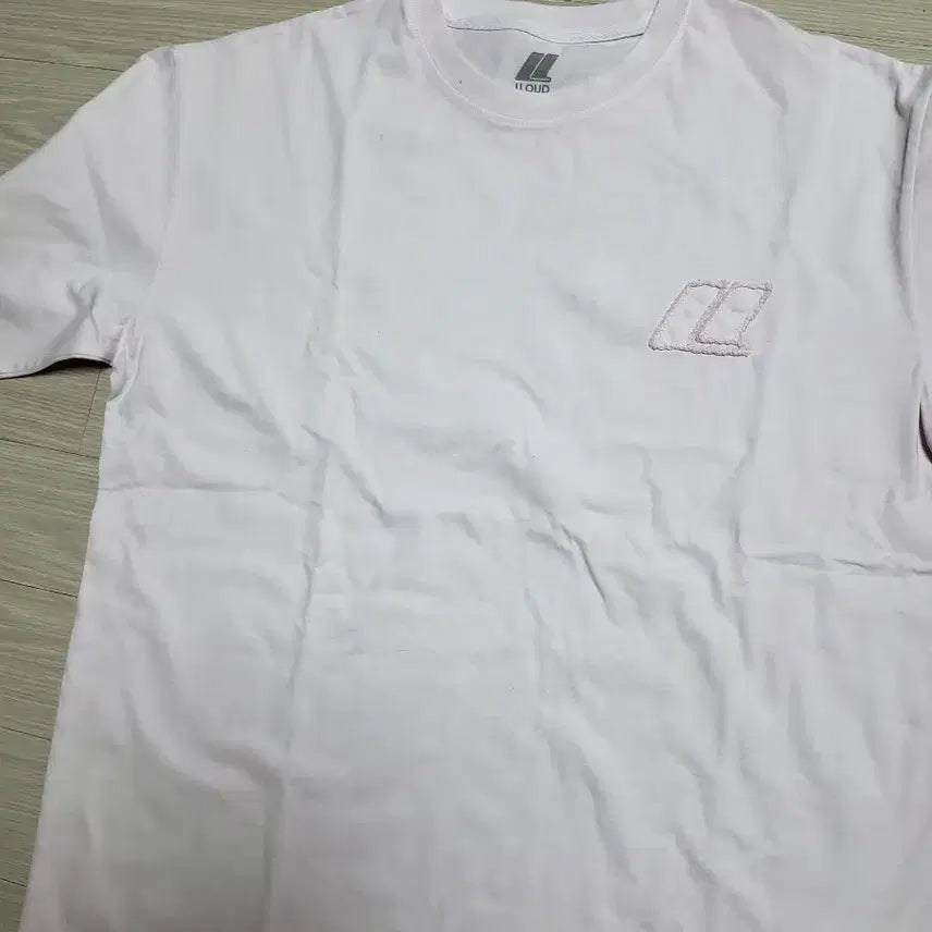 [SOLD OUT] LLOUD 핑크색 반팔 티셔츠 M 팝니다
