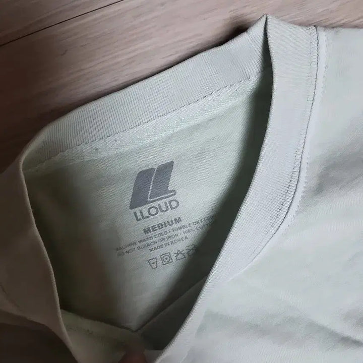 [SOLD OUT] LLOUD 라우드 티셔츠 M 민트 팝니다