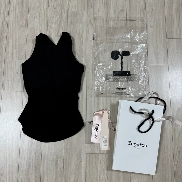 [BUNJANG] Repetto Dancewear Tank Top Black (S) / 레페토 댄스웨어 탱크탑 블랙(s)