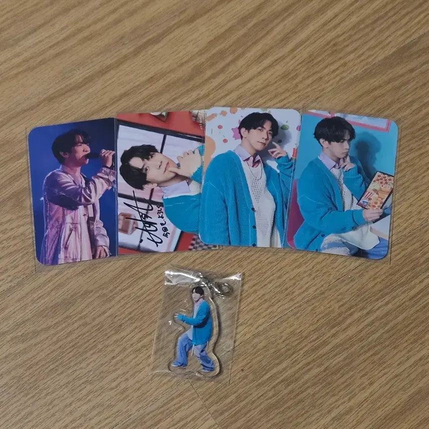 [BUNJANG] UMake Ito Kento Photocard Holder / 이토켄토 포토카드 키링 (개별불가)