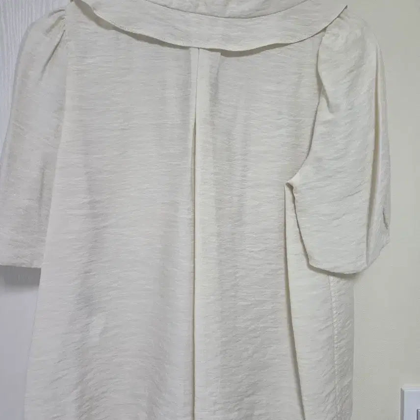 [BUNJANG] Sisley Blouse / 시슬리 블라우스(2025)