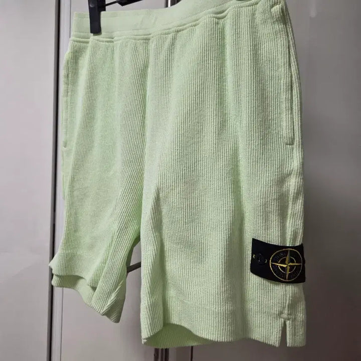 [BUNJANG] Stone Island Bermuda Shorts Light Green / 스톤아일랜드 버뮤다 반바지 라이트그린