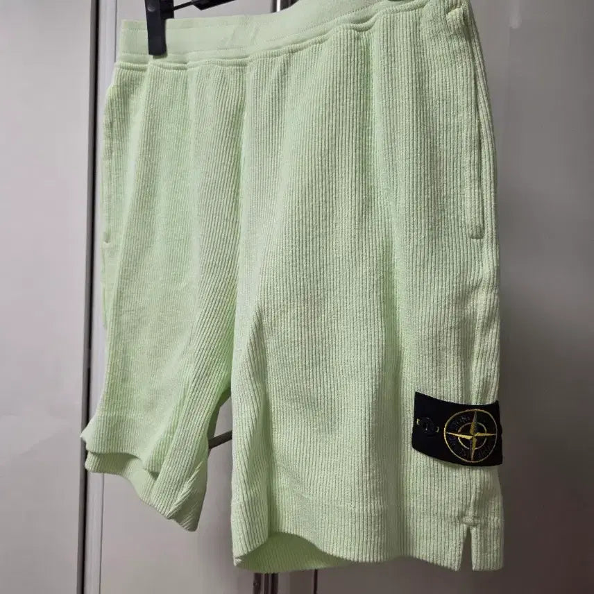 [BUNJANG] Stone Island Bermuda Shorts Light Green / 스톤아일랜드 버뮤다 반바지 라이트그린