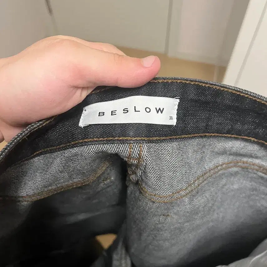 [BUNJANG] BeSlow One-Tuck Denim Jeans / 비슬로우 원턱 데님 블랙 30사이즈