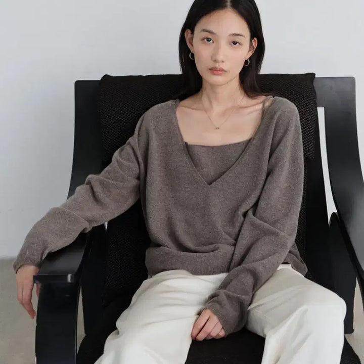 [BUNJANG] URAGO Yak Wool V-Neck Knit Navy / 유라고 야크 울 브이넥 니트