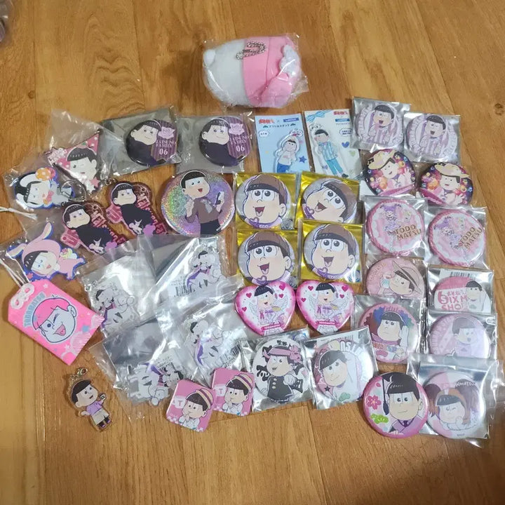 [BUNJANG] Osomatsu-san Todomatsu Goods Bundle / 오소마츠상 토도마츠 캔뱃지 위주 굿즈 모음