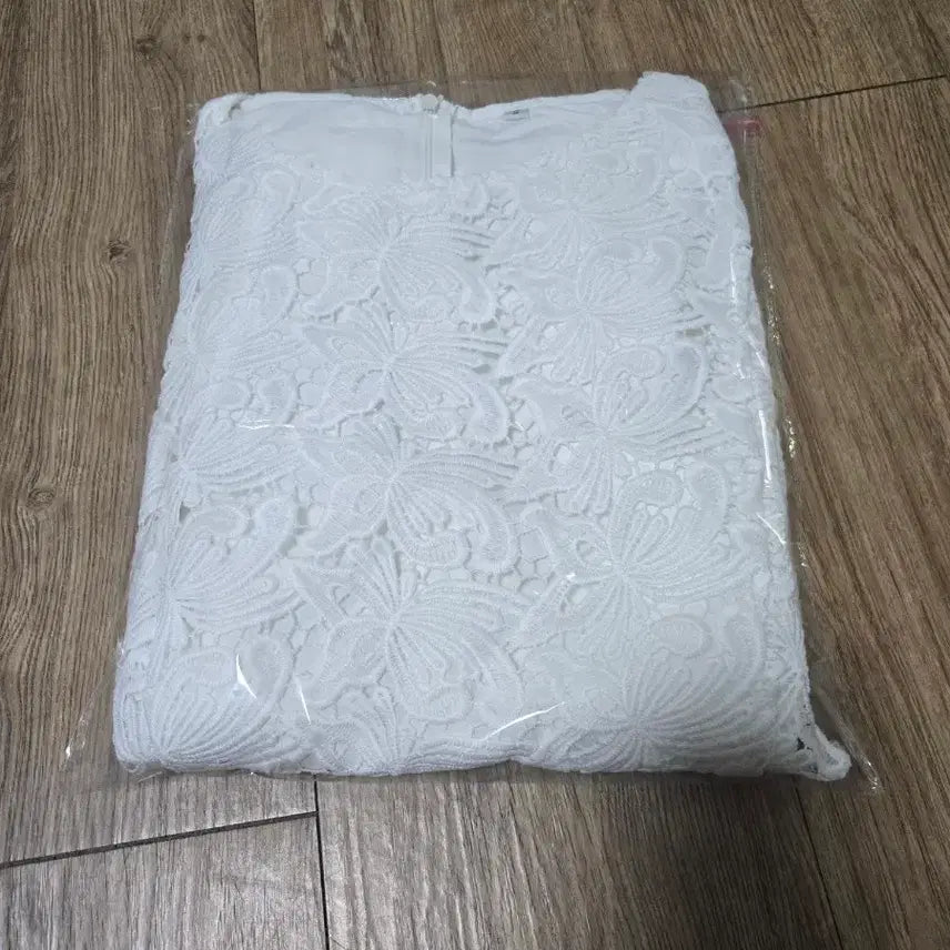 [BUNJANG] White Floral Lace Dress / 화이트 플라워 레이스 원피스