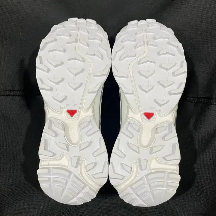 [SOLD OUT] XT-6 고어텍스 화이트 실버 250mm