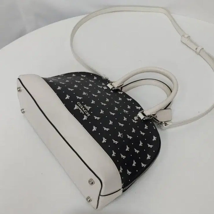 [BUNJANG] Coach Butterfly Mini Dome Crossbody Bag / 코치 블랙 나비 미니 돔 가방