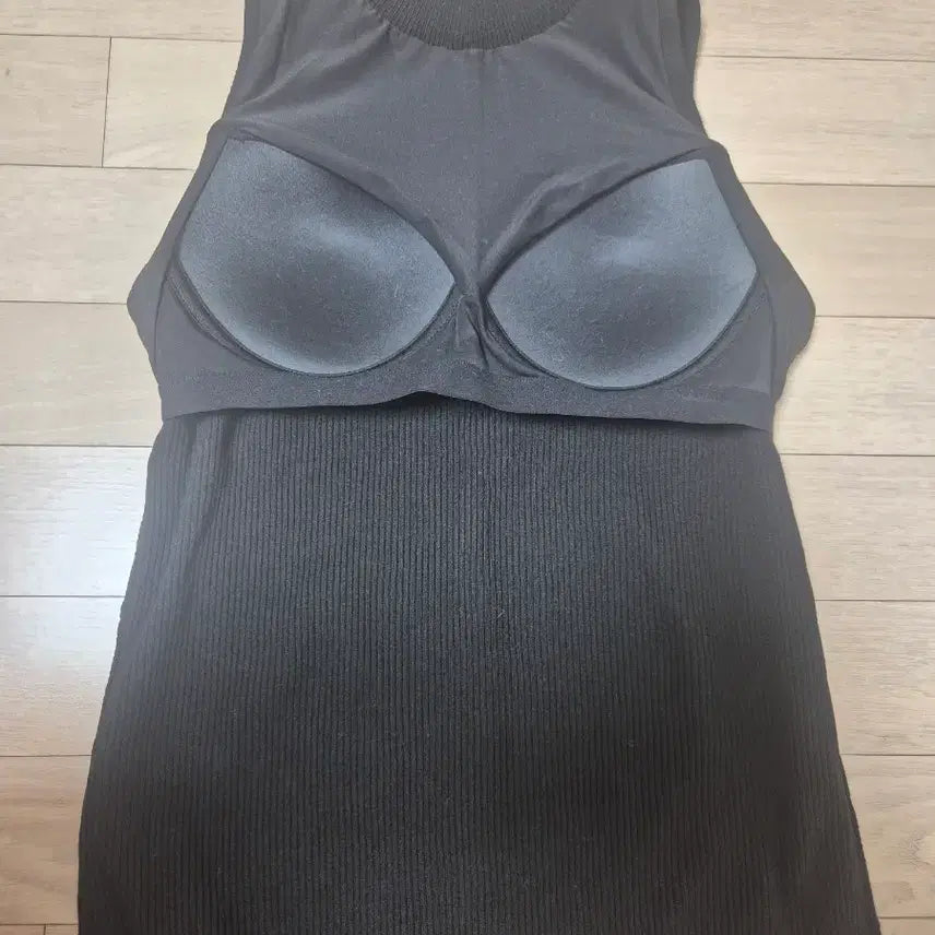 [BUNJANG] Uniqlo Washable Black Bra Top / 유니클로 워셔블 블랙 브라탑(새제품)