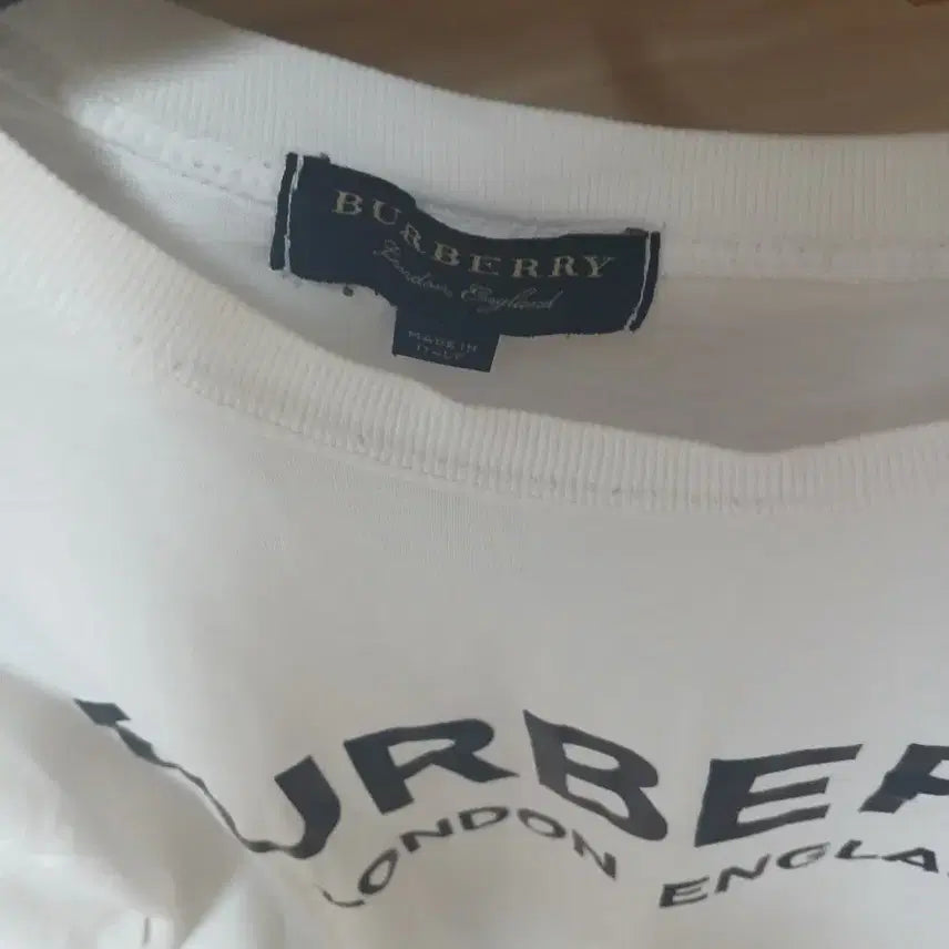 [BUNJANG] Burberry White Logo Short Sleeve T-shirt / 버버리 화이트 로고 반팔 티셔츠
