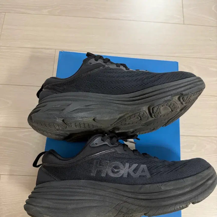 [SOLD OUT] 호카 본디8 블랙 275mm 운동화