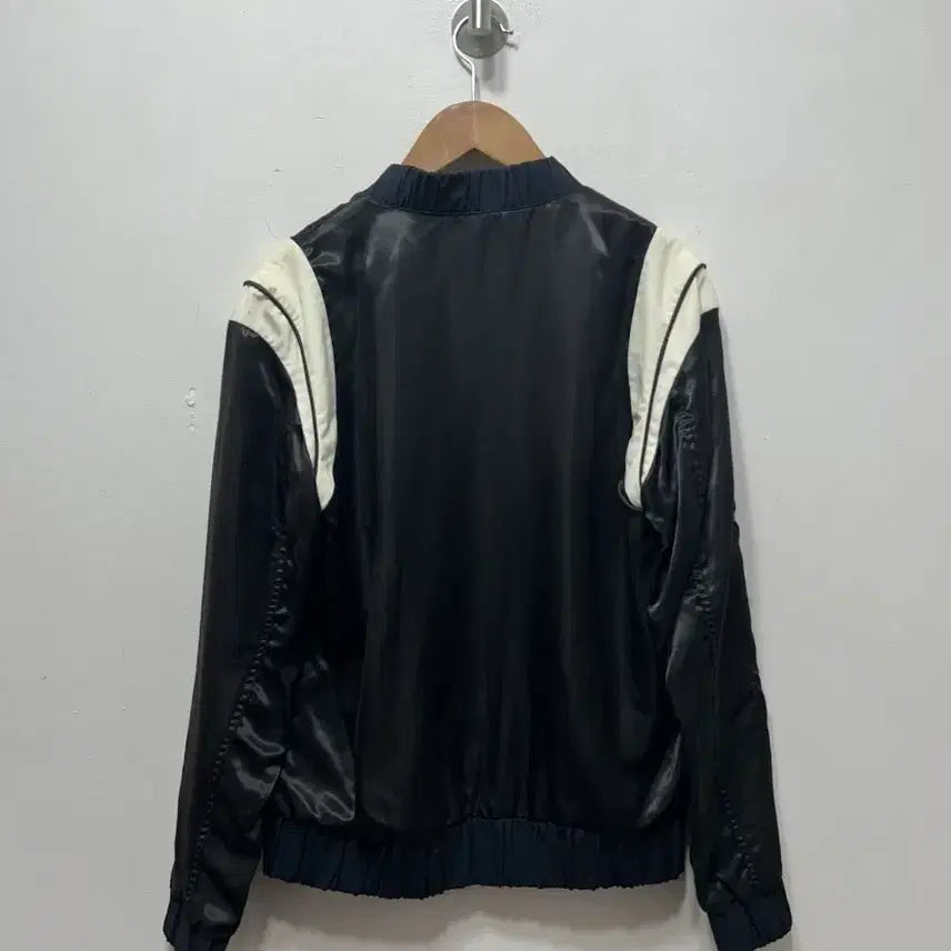 [BUNJANG] Lewitt Black Stadium Jacket M / LEWITT 레위트 블랙 스타디움 자켓 M