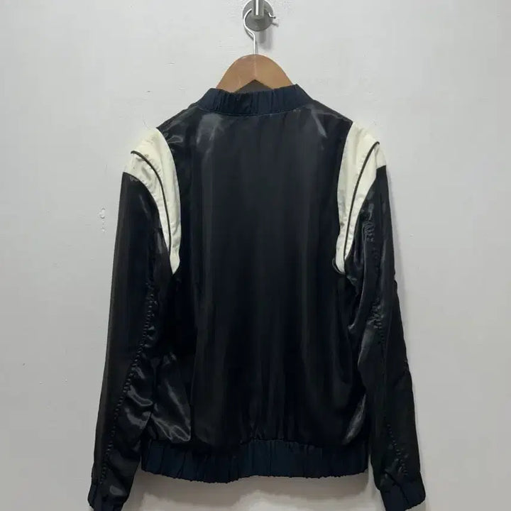 [BUNJANG] Lewitt Black Stadium Jacket M / LEWITT 레위트 블랙 스타디움 자켓 M