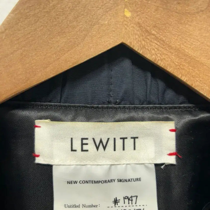 [BUNJANG] Lewitt Black Stadium Jacket M / LEWITT 레위트 블랙 스타디움 자켓 M