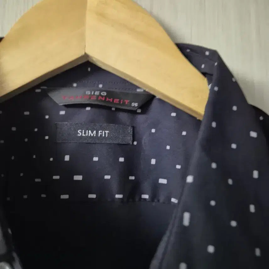 [BUNJANG] SIEG Fahrenheit Navy Dot Slim Fit Shirt / SIEG 파렌하이트 네이비 도트 슬림핏 셔츠 95