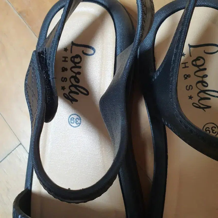 [SOLD OUT] [미사용] Modern Fashion 여성 방수 샌들 블랙 245